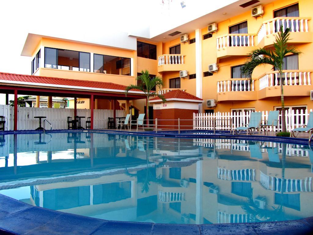 Hotel Partenon Beach & Resort La Ceiba Esterno foto